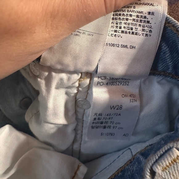 womens levi’s shorts - Picture 4 of 4